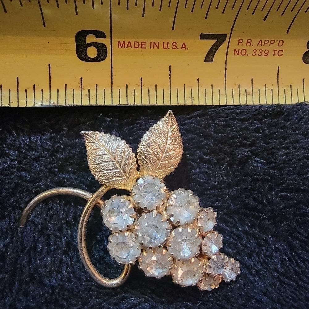 Vintage rhinestone pin
